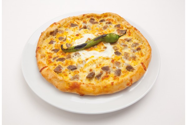 Kavurmalı Yumurtalı Pide